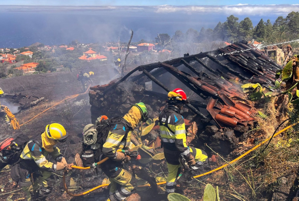 El Fuego De La Palma Ha Da Ado Sesenta Inmuebles De Ellos Nueve